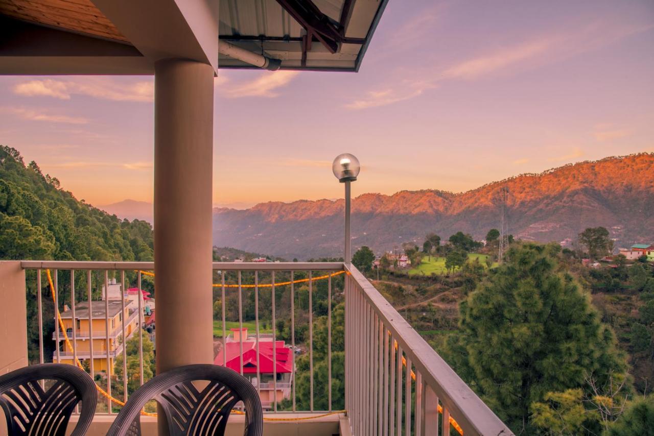 Terrace Retreat Bed and Breakfast Kasauli Esterno foto