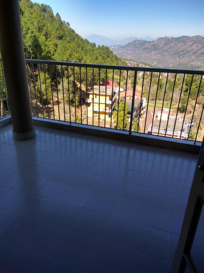 Terrace Retreat Bed and Breakfast Kasauli Esterno foto